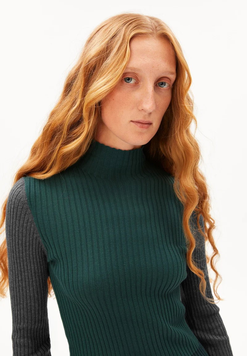 ALAANIA PATCH STRICKPULLOVER | midnight reef