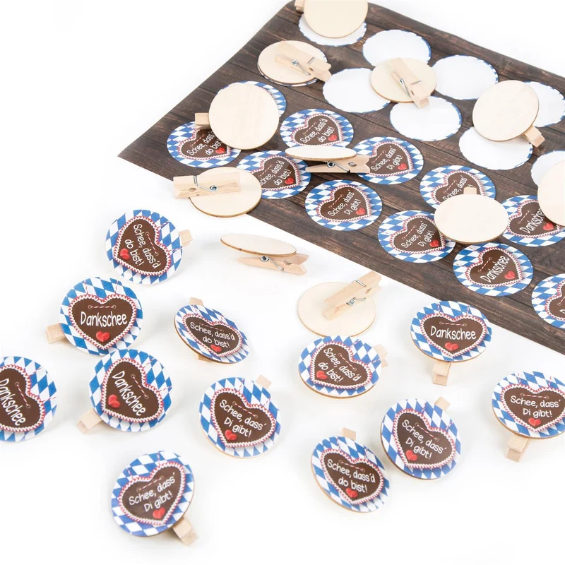 Logbuch-Verlag 48 Aufkleber bayerische Sprüche + 48 Holzklammern mit runder Scheibe Bayern Oktoberfest Deko Set blau weiß rot Partydeko Wiesn Geschenk