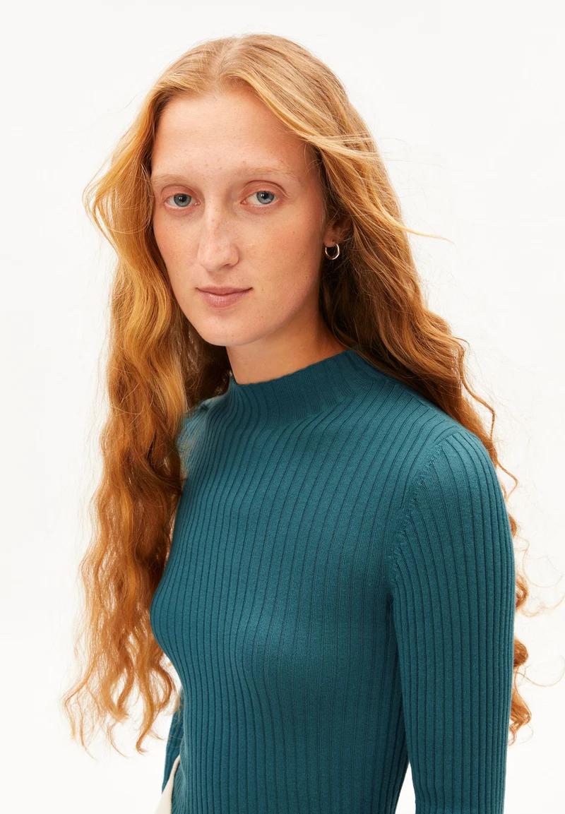 ALAANIA STRICKPULLOVER | petrol velvet