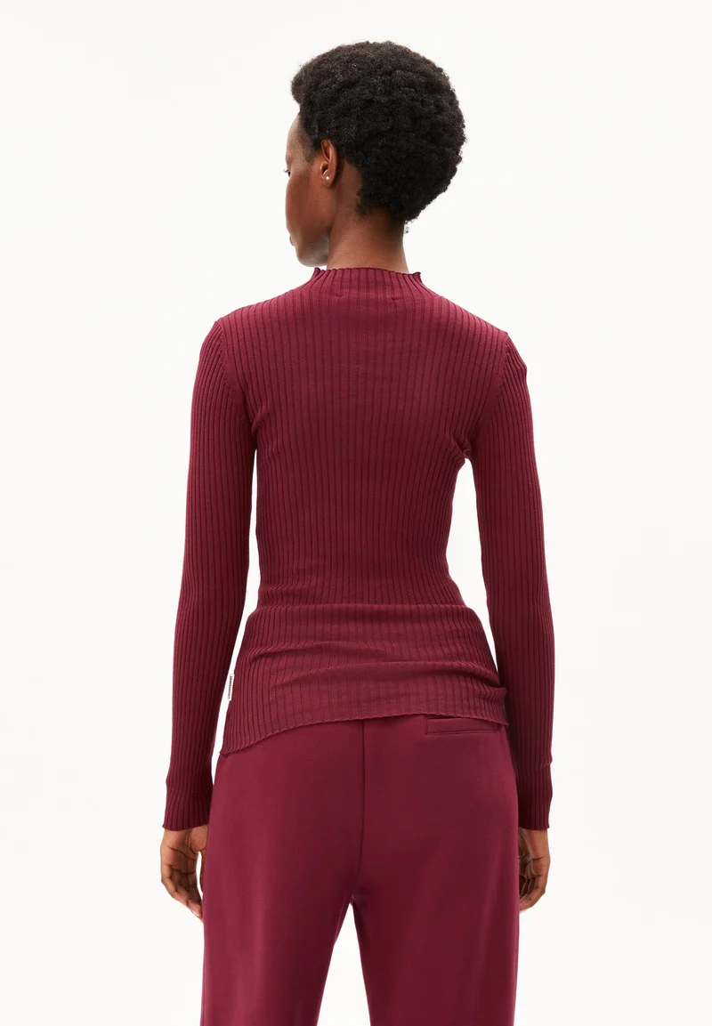 ALAANIA STRICKPULLOVER | velvet red