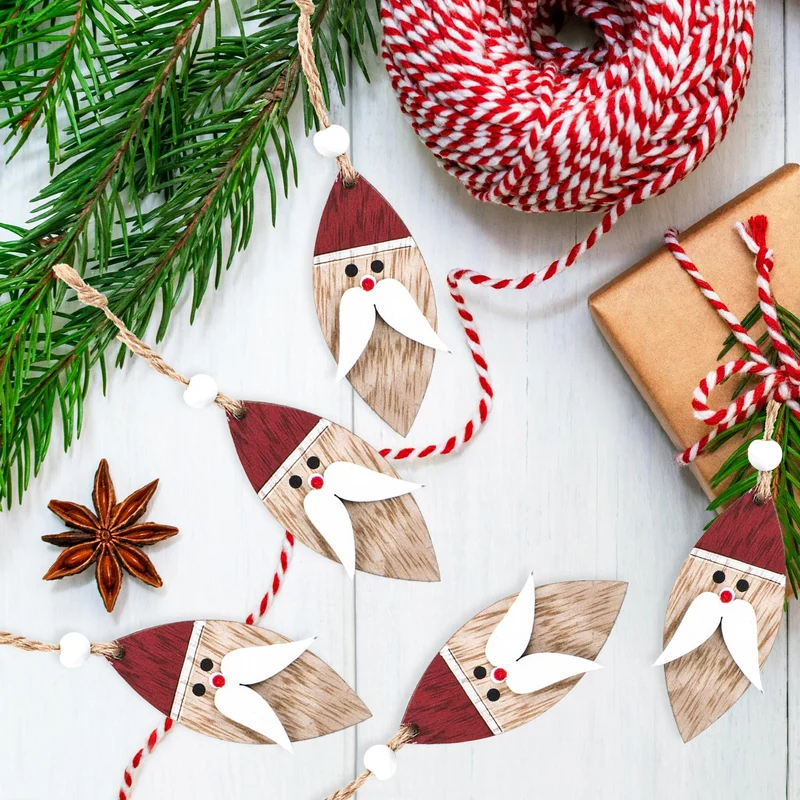 5 Nikolaus Weihnachtsanhänger aus Holz 8 cm rot weiß natur