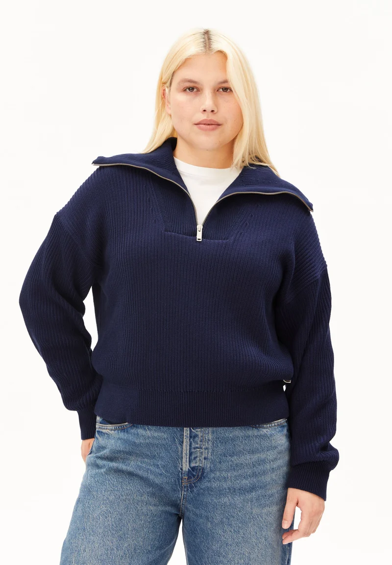 VANISÉ RIPPSTRICK-TROYER | tinted navy-light tinted navy
