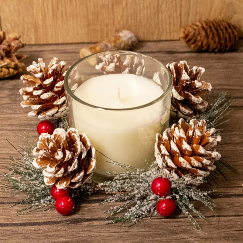 Christmas Wreath Scented Fragranced Candle Pot Ornament ~ Xmas Table Centrepiece Decoration ~ White Wax - Spiced Clove & Ginger