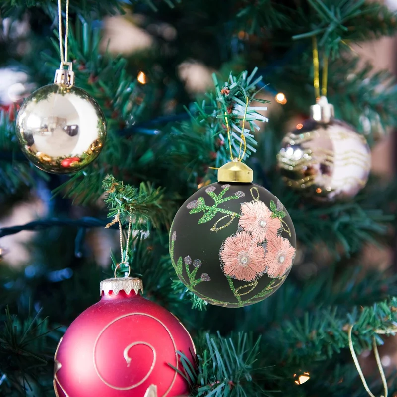 8cm Embroidered Floral Christmas Bauble | Green Glitter Christmas Ball Tree Decorations | Xmas Bauble Christmas Decor - Design Varies One Supplied