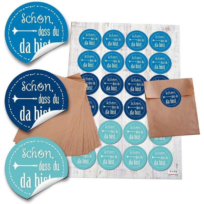 Braune Flachbeutel aus Papier in zwei Größen mit runden Aufklebern „Schön, dass du da bist“