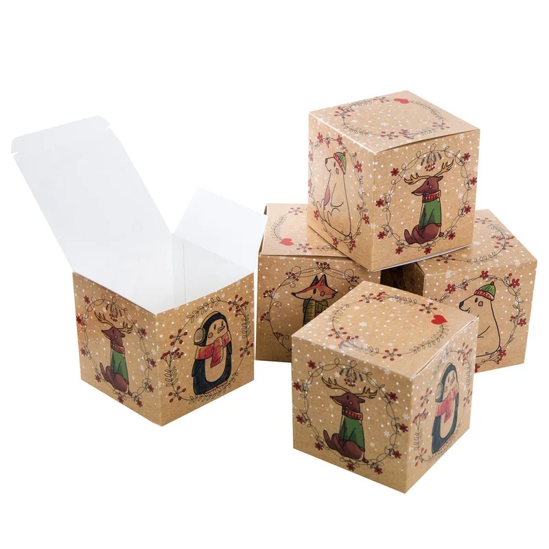 Weihnachtliche Geschenkboxen braun 10 x 10 cm mit bunten Wintertieren