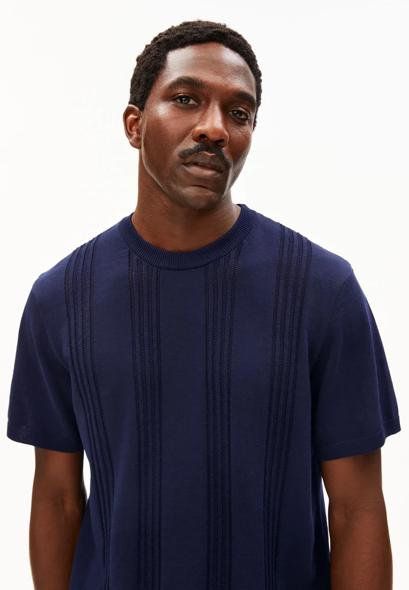 BAUMWOLL-STRICKSHIRT | tinted navy