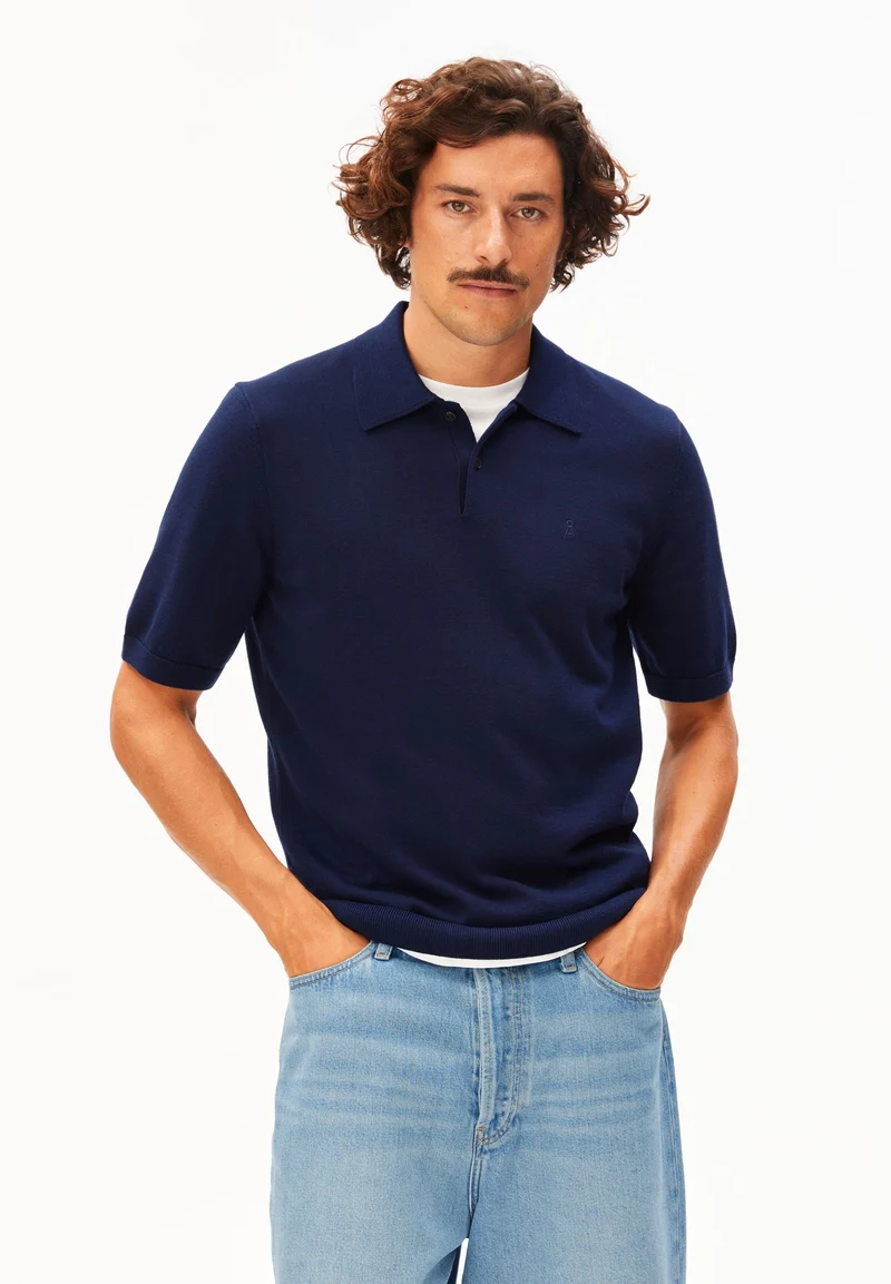 KURZÄRMLIGES STRICKPOLOSHIRT | tinted navy