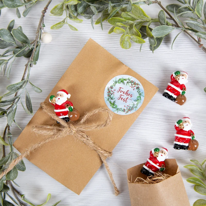 Logbuch-Verlag 24 Weihnachtsaufkleber mit Text Frohe Weihnachten & Frohes Fest Sticker Geschenke Kunden Mitarbeiter blau rot Ø 4 cm