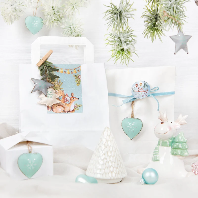 Logbuch-Verlag 24 Weihnachtsaufkleber mit Text Frohe Weihnachten & Frohes Fest Sticker Geschenke Kunden Mitarbeiter blau rot Ø 4 cm