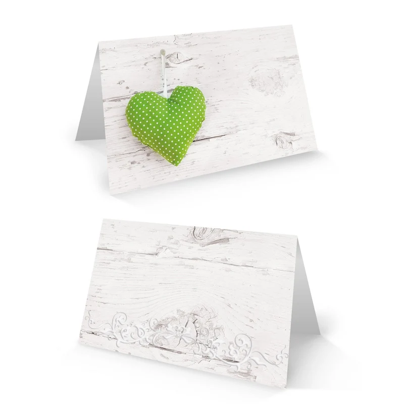 Tischkarten Holz-Optik mit grünem Herz im bayrischen Stil 8,5 × 5,5 cm