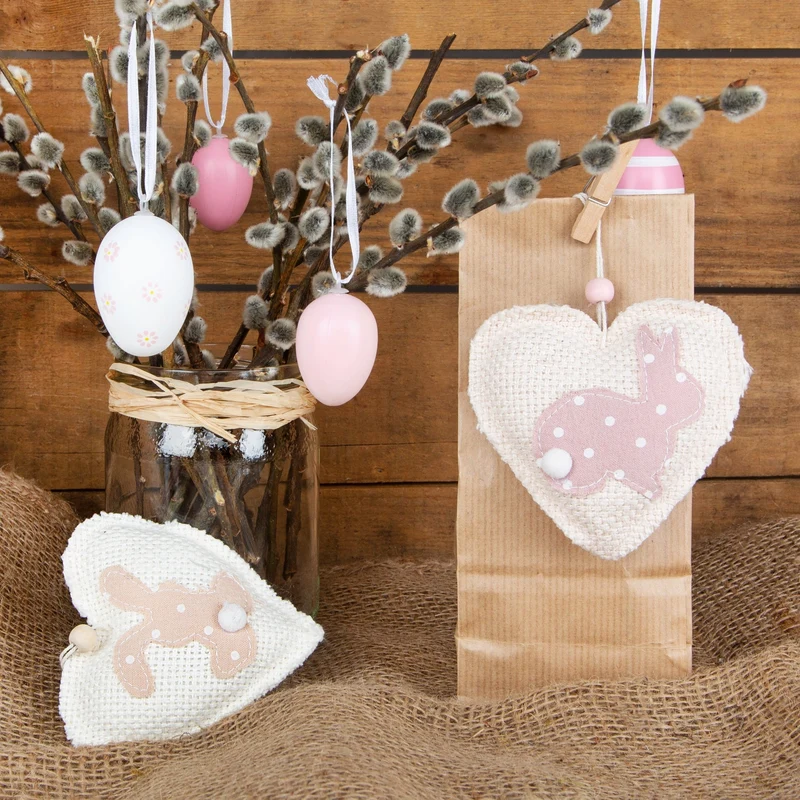 4 Herz Anhänger mit Osterhasen rosa beige 10 cm