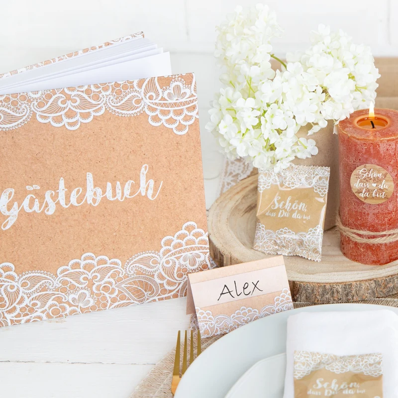 Vintage Tischkarten im Shabby-Chic-Stil mit Spitze und Kraftpapier-Optik