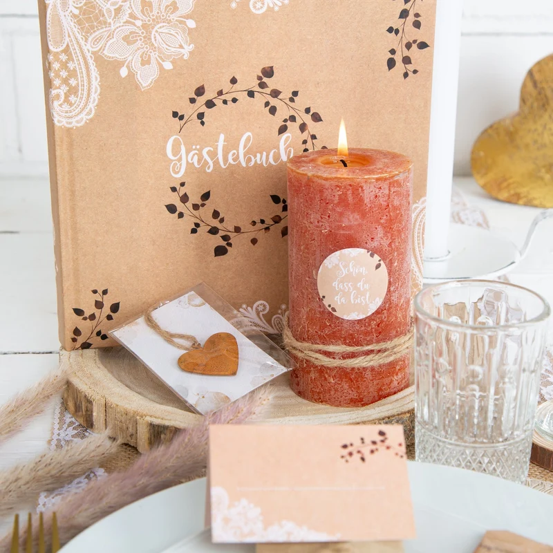 Tischkarten Schön, dass du da bist im Boho-Stil mit weißer Spitze