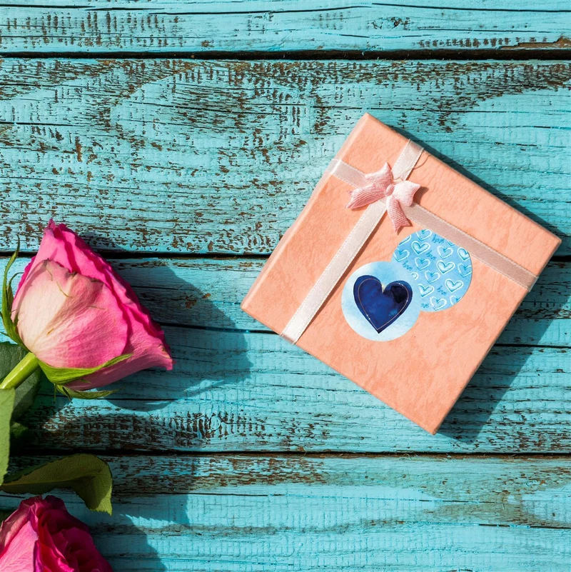 Logbuch-Verlag 24 Herz Aufkleber türkis blau weiß - Geschenkaufkleber Liebe - Verzierung Geschenk Verpackung Give-Away Mitgebsel