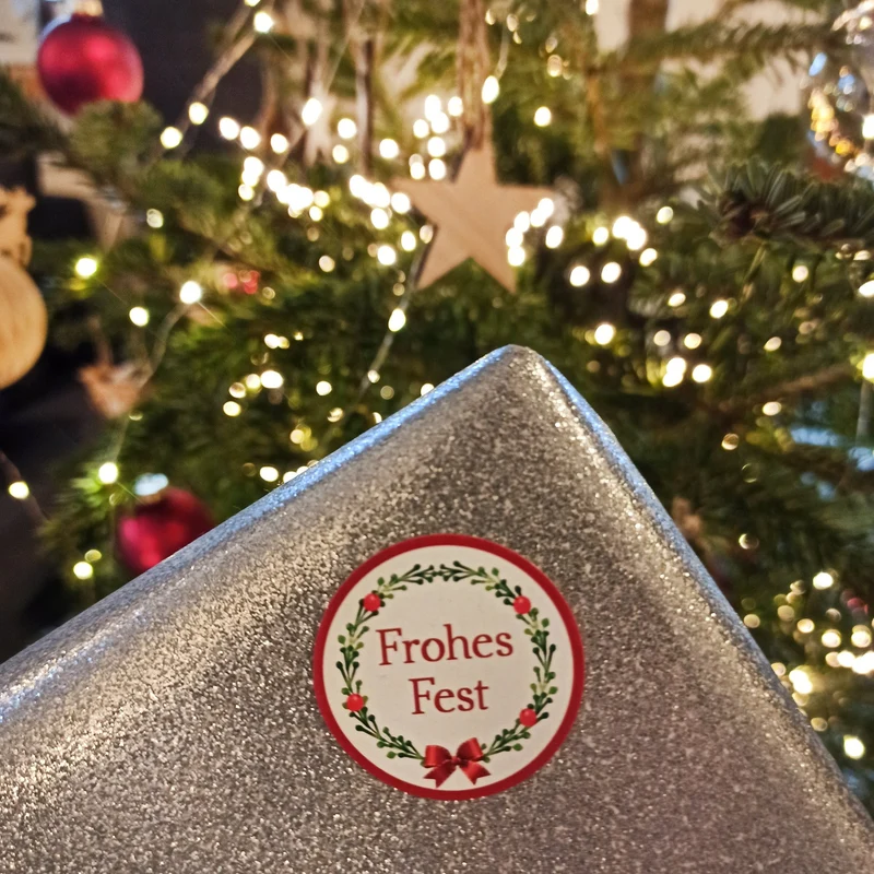 24 weihnachtliche Aufkleber rund ROT GRÜN weiß FROHES FEST Geschenkaufkleber Text 4 cm Verpackung Weihnachtsgeschenke