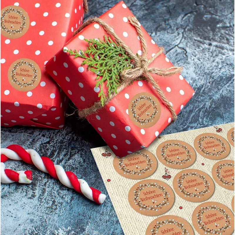 Logbuch-Verlag 24 kleine runde Weihnachtsetiketten zum Aufkleben auf Weihnachten Geschenke Sticker für die Weihnachtsverpackung Etiketten Verpackung Kraftpapier