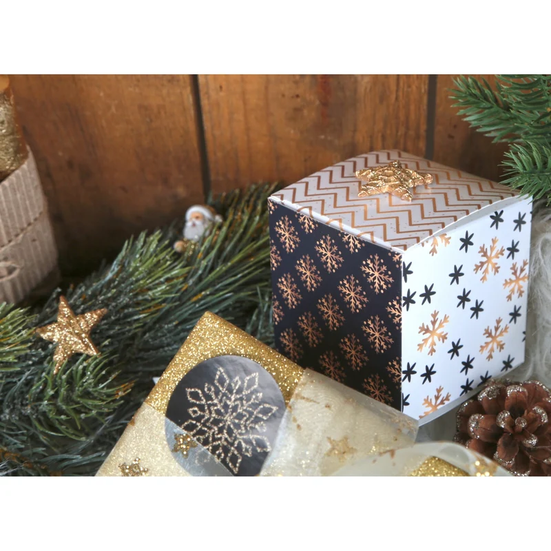 Weihnachtliche Geschenkboxen schwarz-weiß-gold 7 x 7 cm