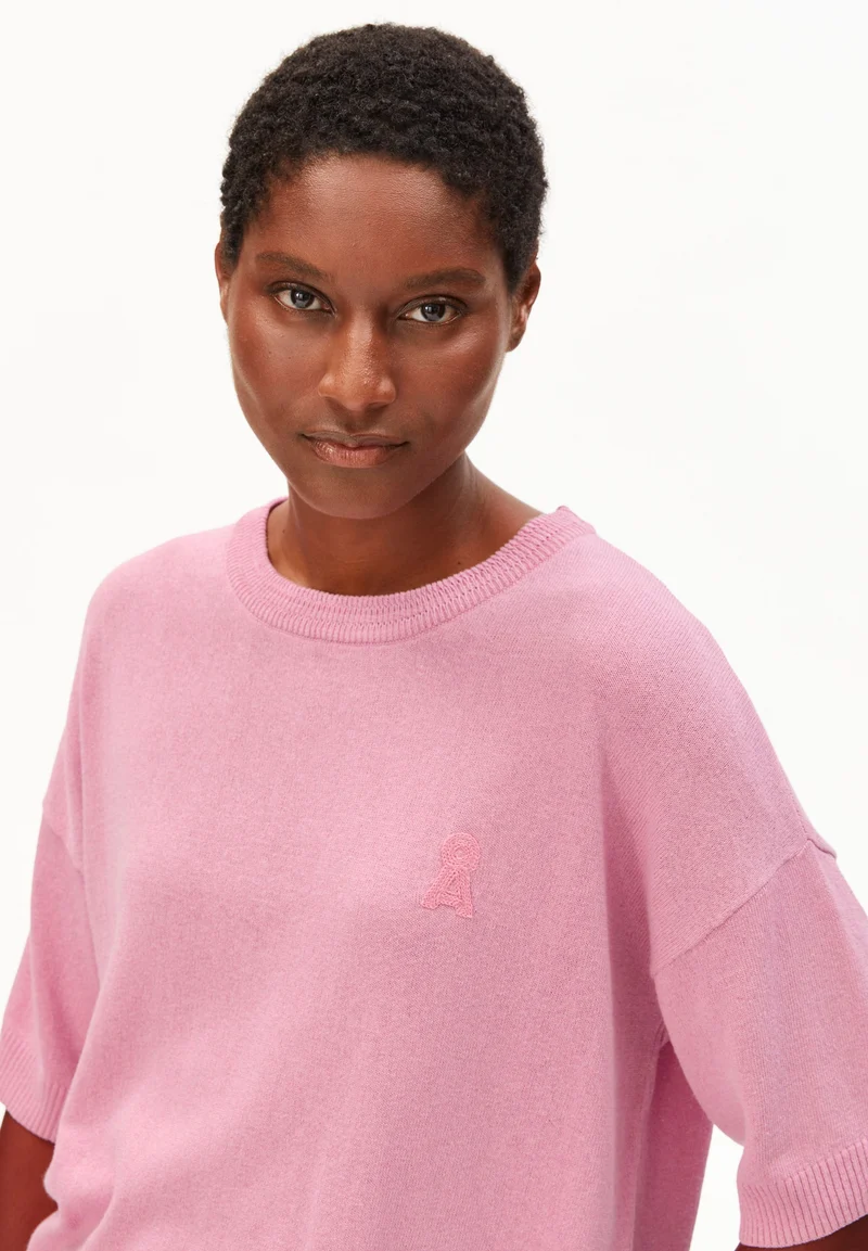 KURZÄRMLIGES LEINEN-MIX STRICKSHIRT | washed berry