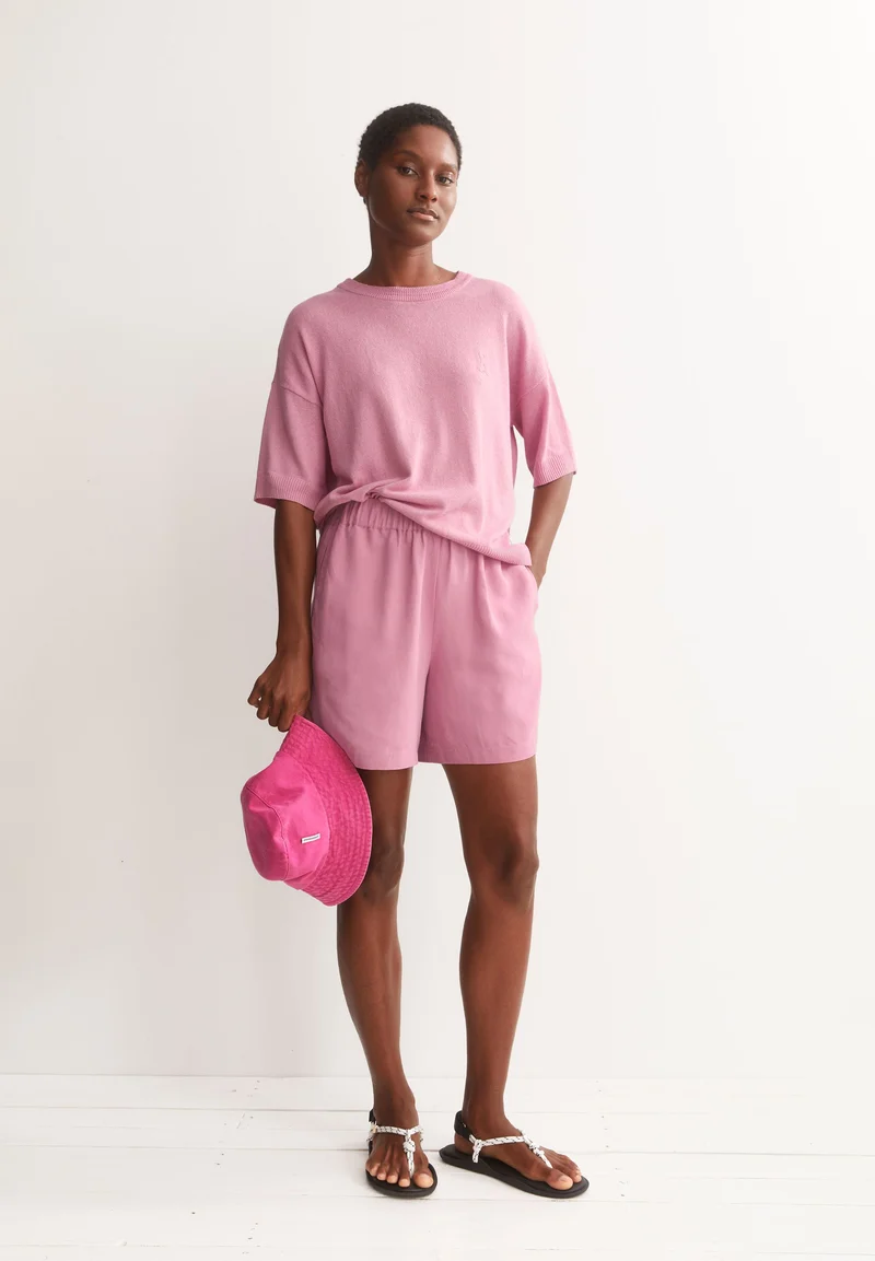 KURZÄRMLIGES LEINEN-MIX STRICKSHIRT | washed berry