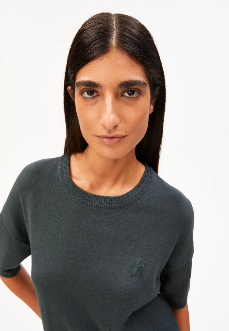 KURZÄRMLIGES LEINEN-MIX STRICKSHIRT | space steel