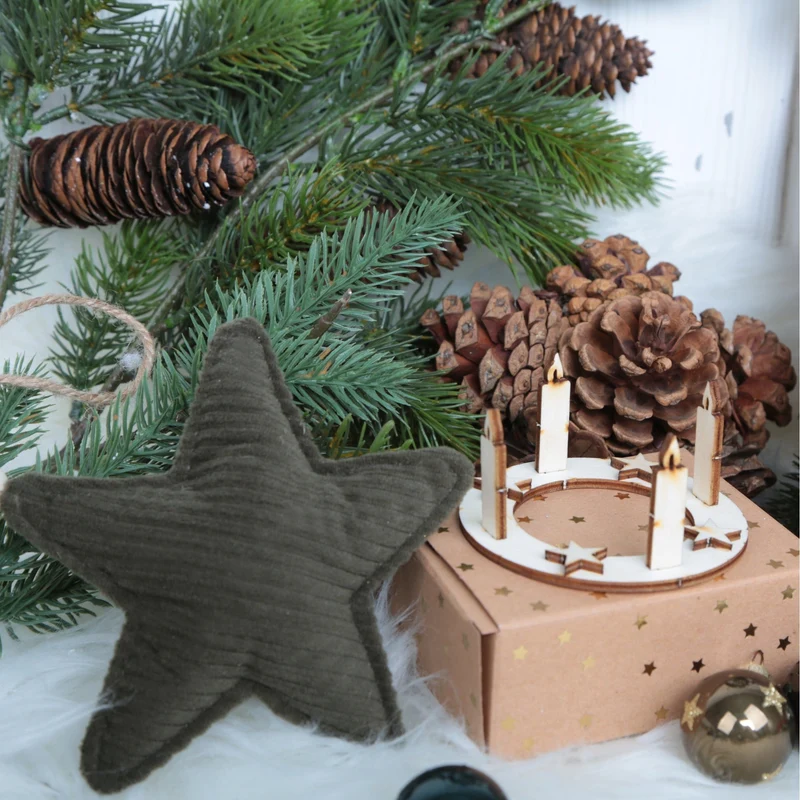Logbuch-Verlag 3 kleine Adventskränze aus Holz - Adventskranz Miniatur - Weihnachtskranz als Geschenkidee für Kunden & Mitarbeiter