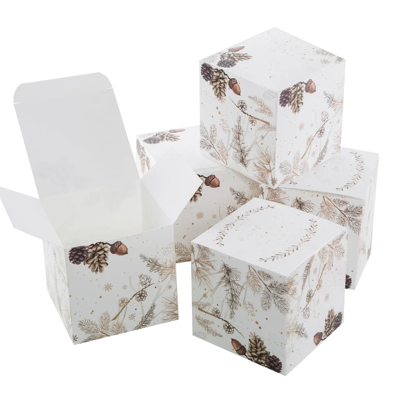 25 Geschenkboxen weiß 8 x 8 cm mit Zapfen und Zweigen braun-gold