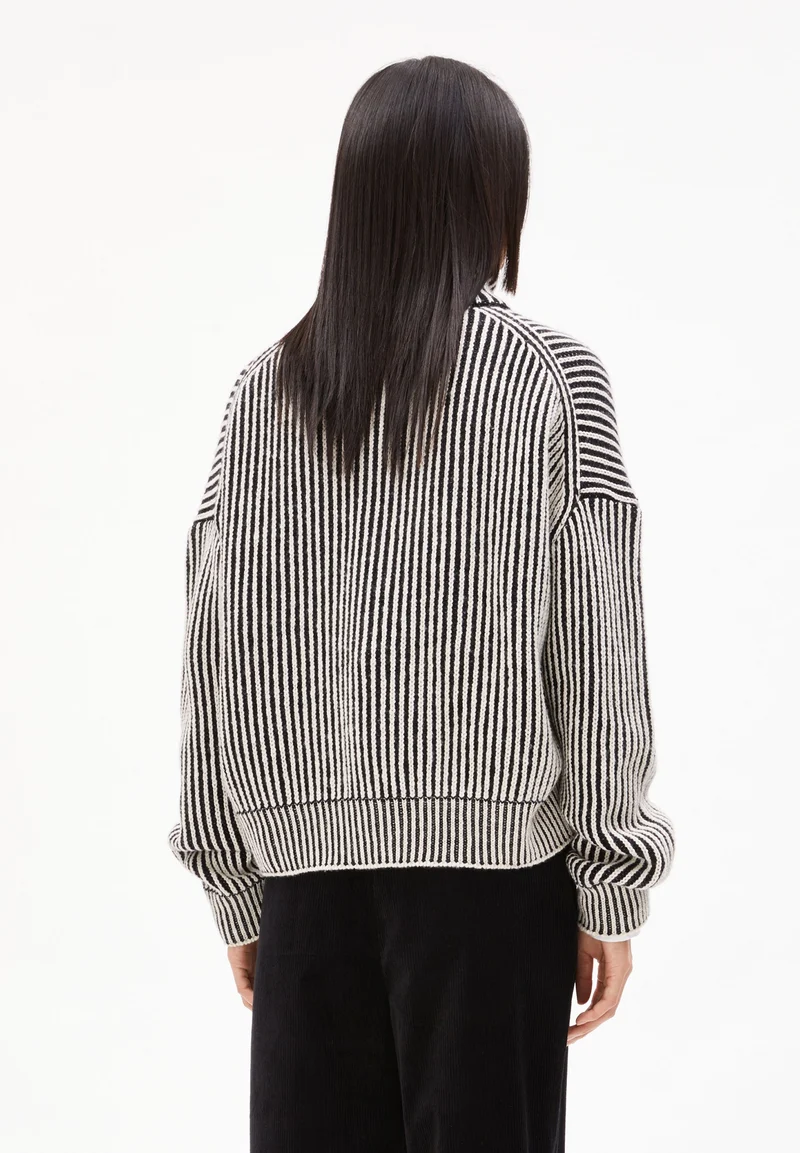 MEDEAA VANISE | black-oatmilk