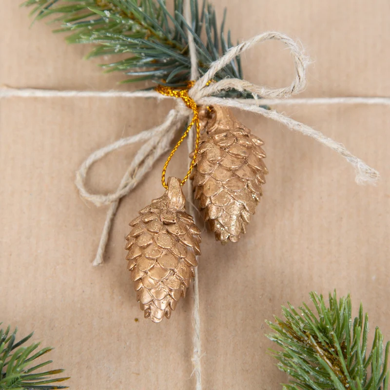 6 goldene Zapfen Lärchen Baumzapfen Weihnachten zum Aufhängen 5 cm