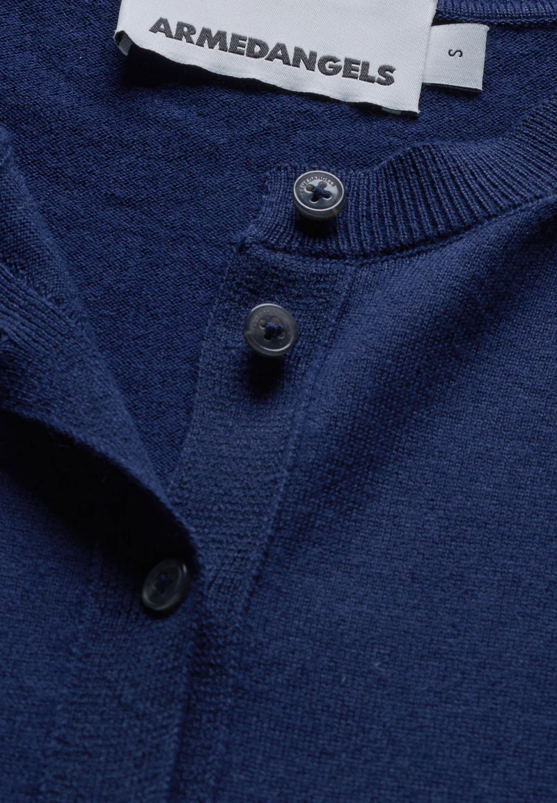 FEINSTRICKCARDIGAN | tinted navy