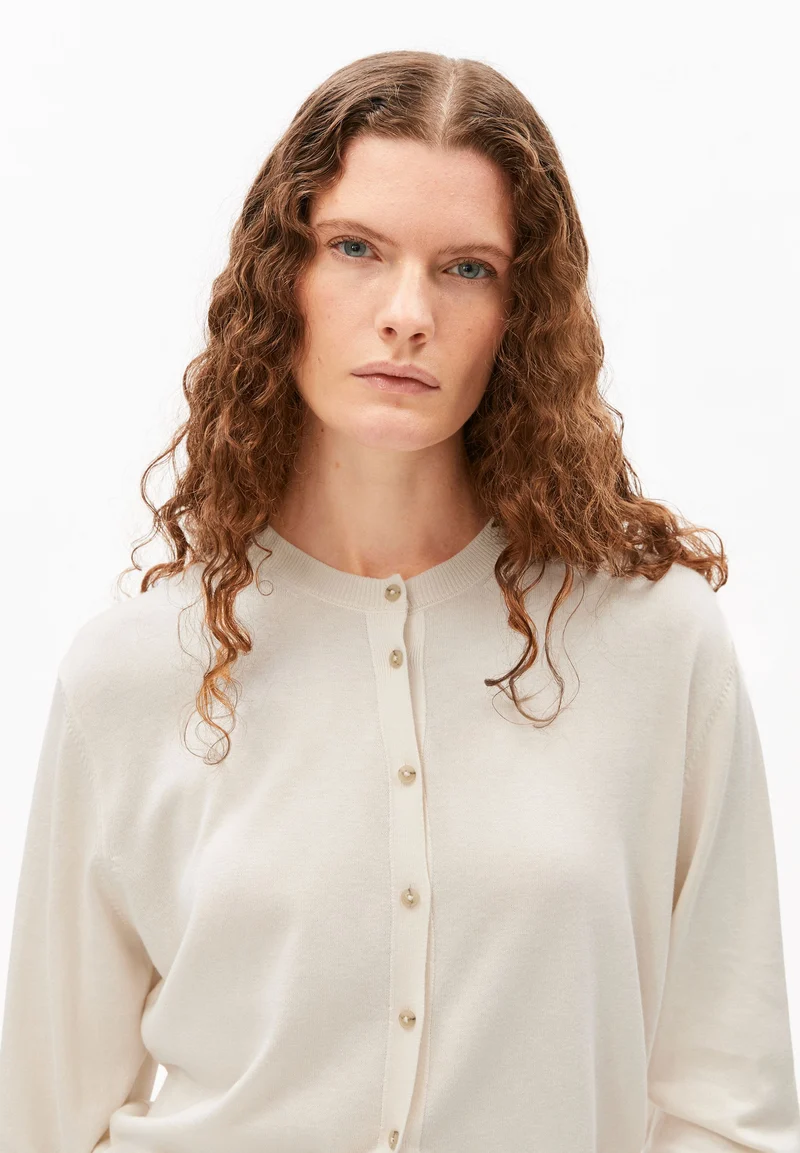 FEINSTRICKCARDIGAN | oatmilk