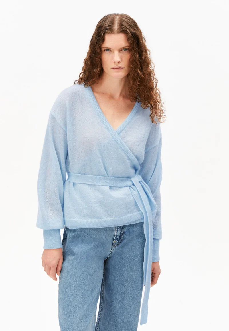 MOHAIR-MIX WICKELSTRICKJACKE | blue glow