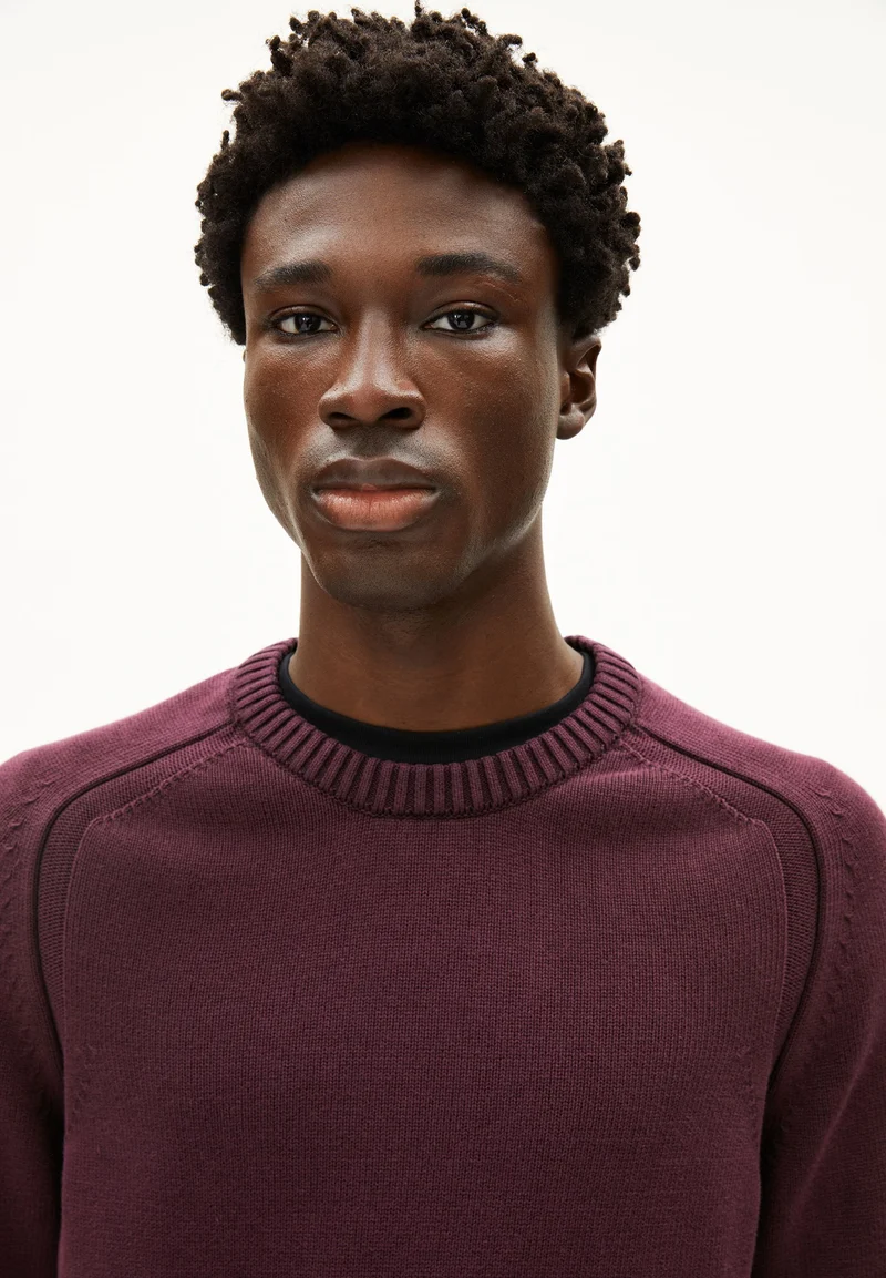 VAANJO GMT DYE STRICKPULLOVER | dark cranberry