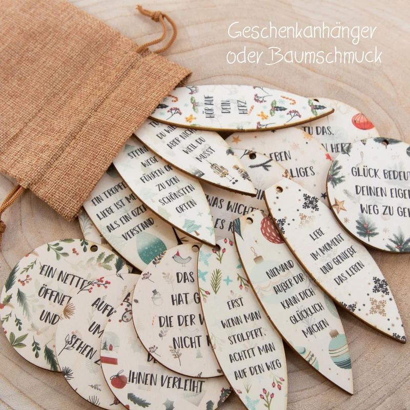 8 Weihnachtskugeln aus Holz mit Sprüchen Ø 8 cm flache Geschenkanhänger