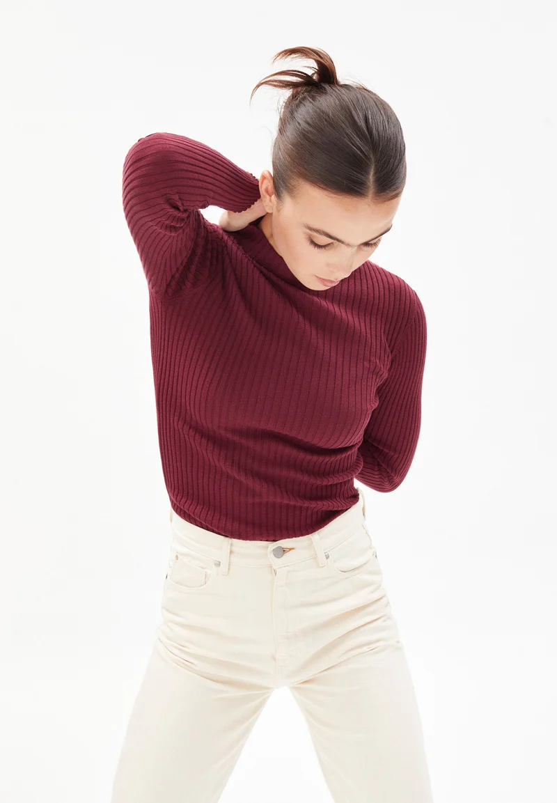 ALAANIA STRICKPULLOVER | ruby red