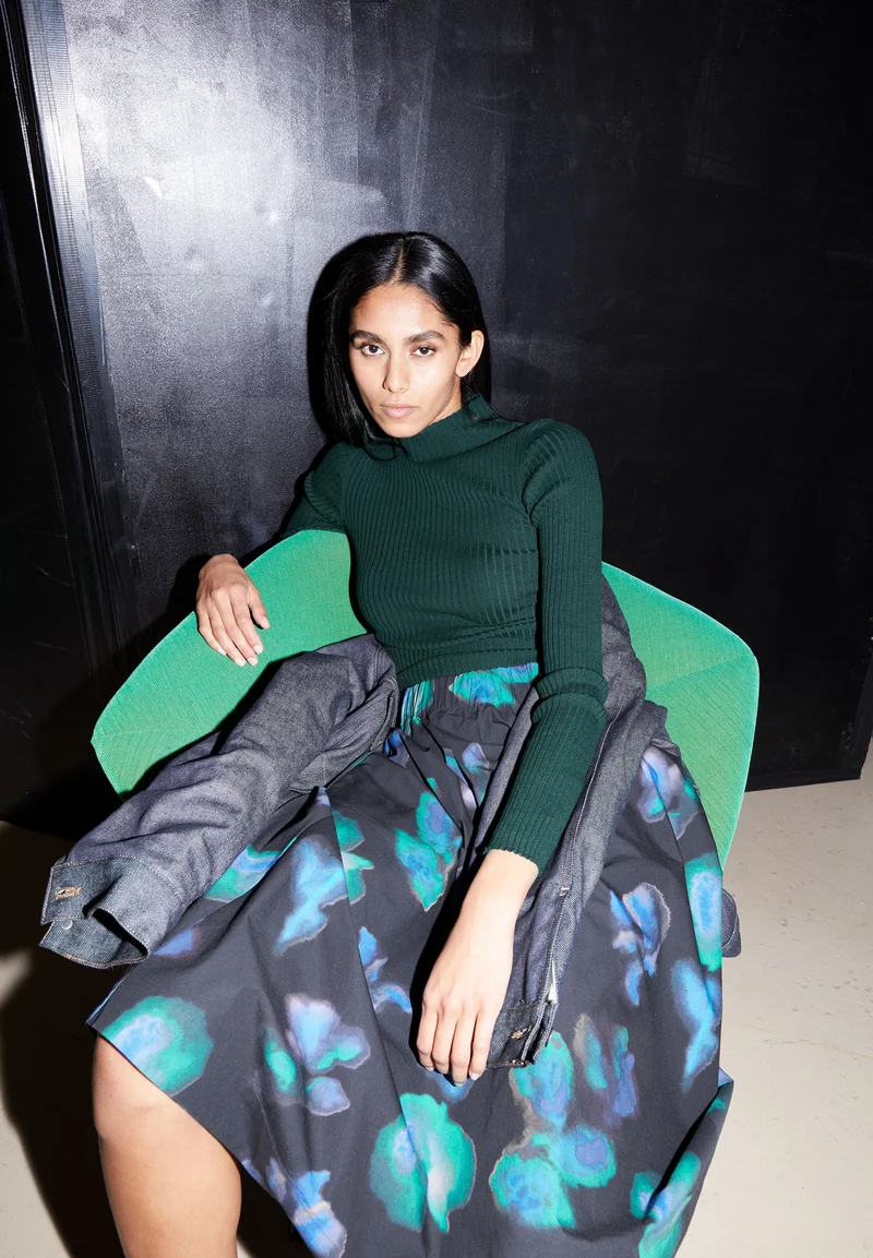 ALAANIA STRICKPULLOVER | dark scarab