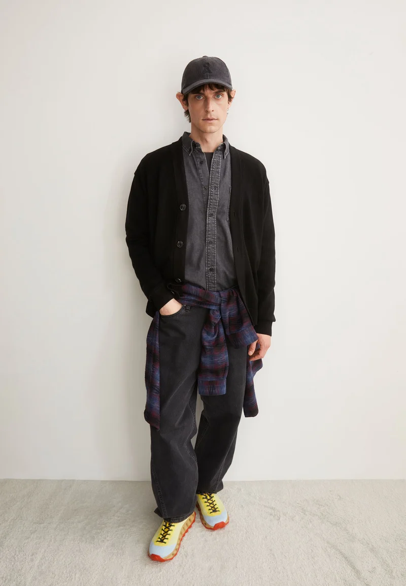AANATOL STRICKJACKE | black