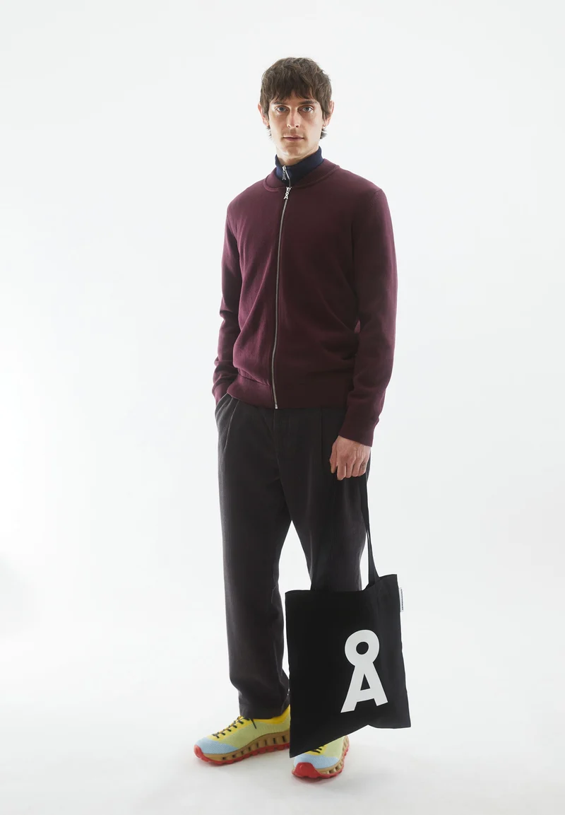 AGAAMON STRICKJACKE | dark cranberry