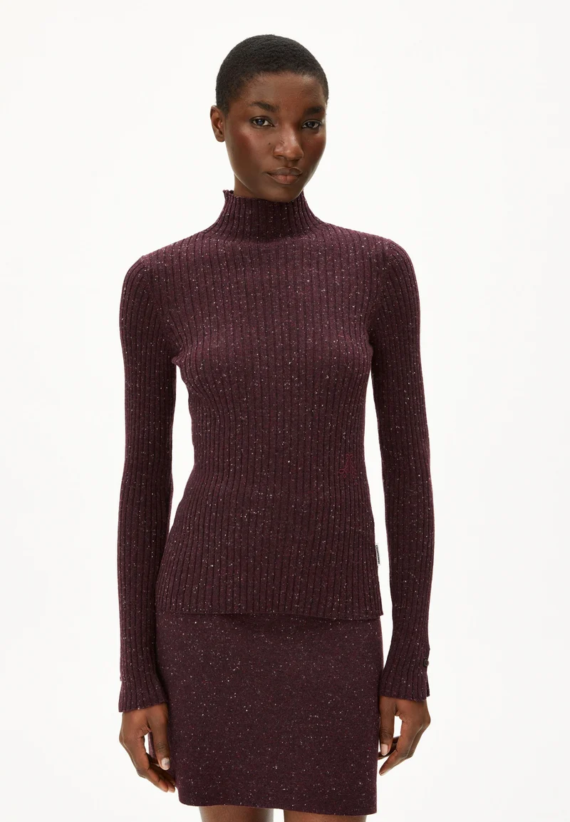 ALAANIA TWEED | dark cranberry