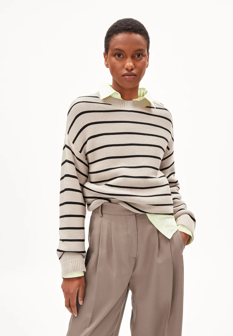 LAVINAAS STRIPED | black-sand stone
