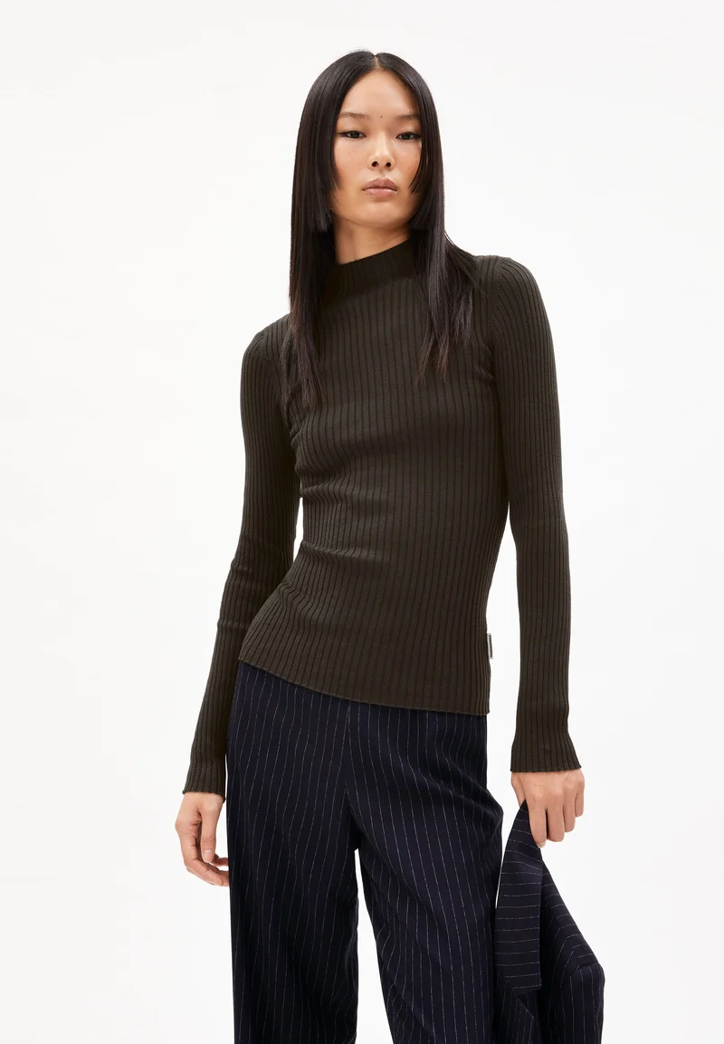 ALAANIA STRICKPULLOVER | coffee