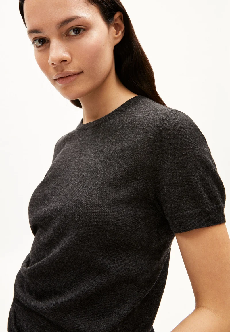 GUILIAA MERINO STRICK T-SHIRT | steel melange