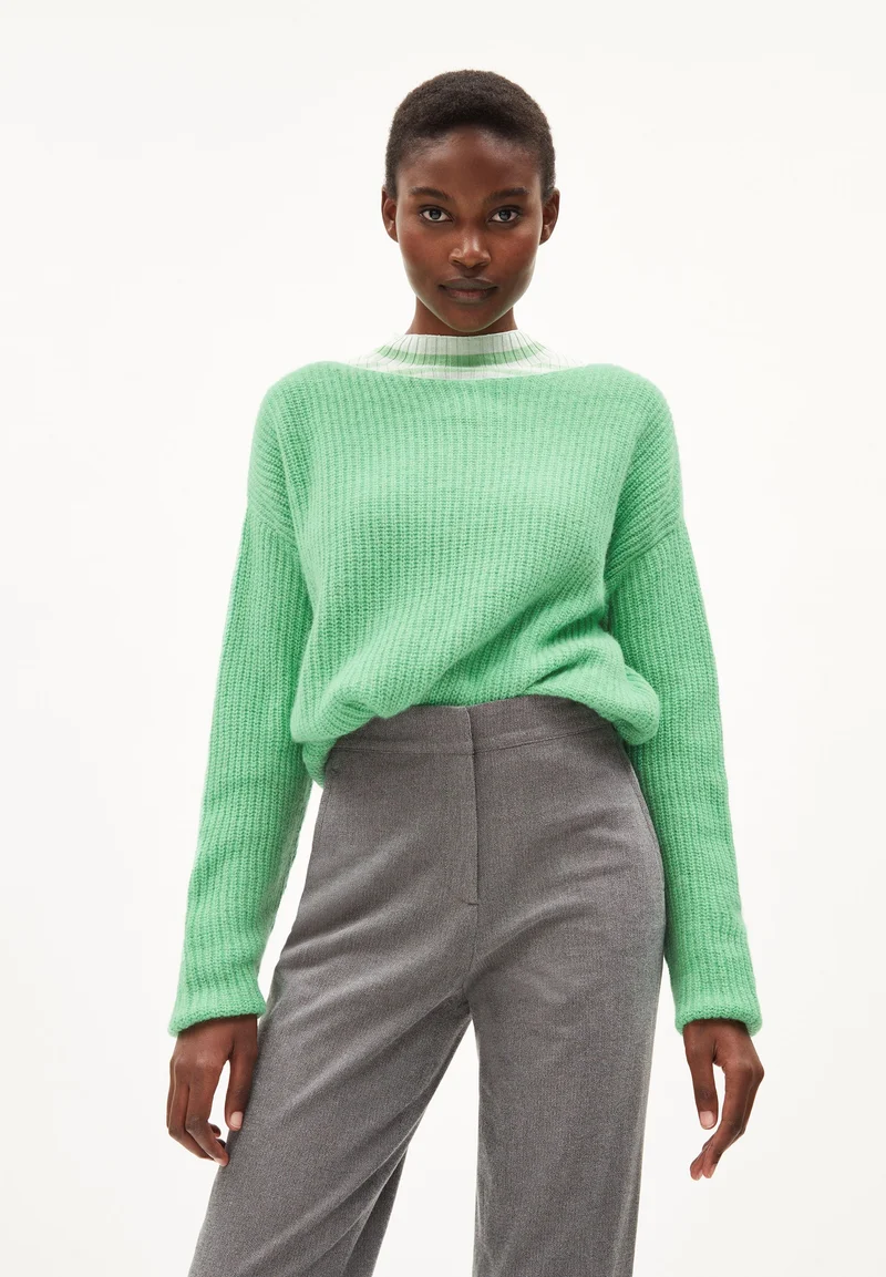 SIAANA | apple neon