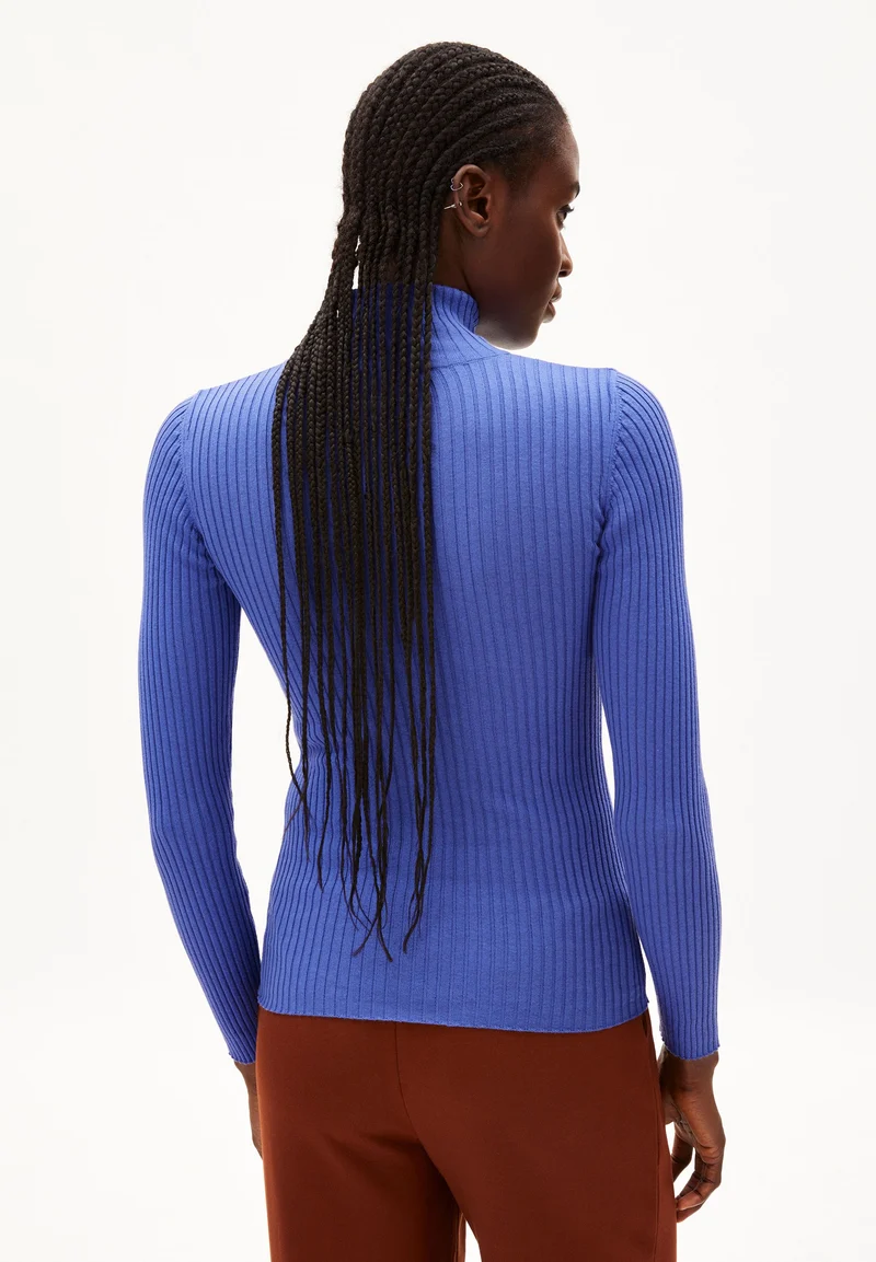 ALAALE TROYER | vibrant violet