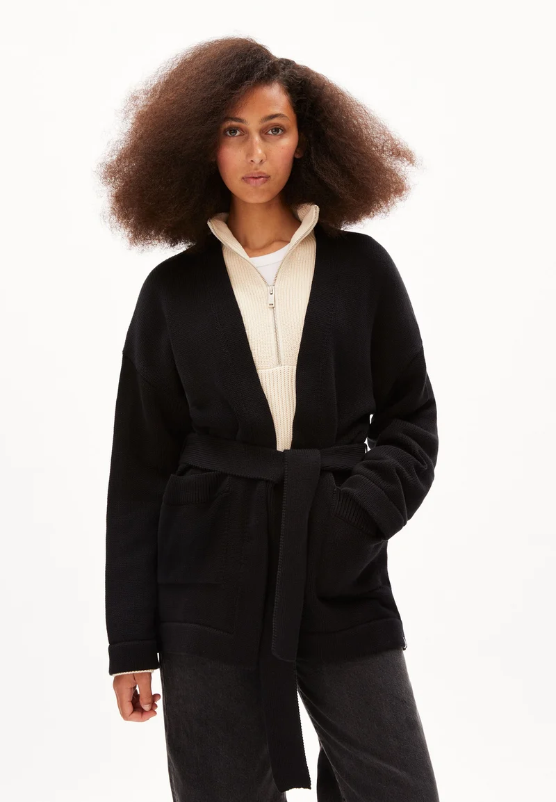 MATHEAA | black
