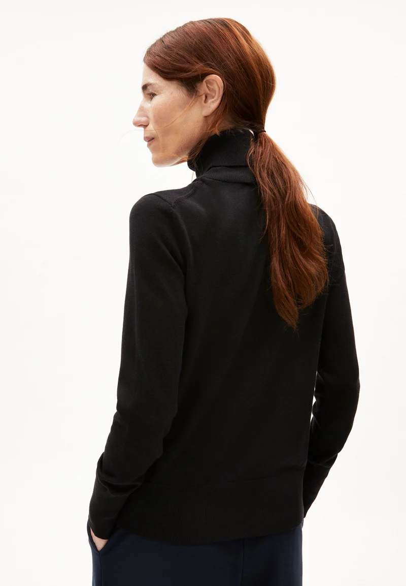 KAATHIA | black