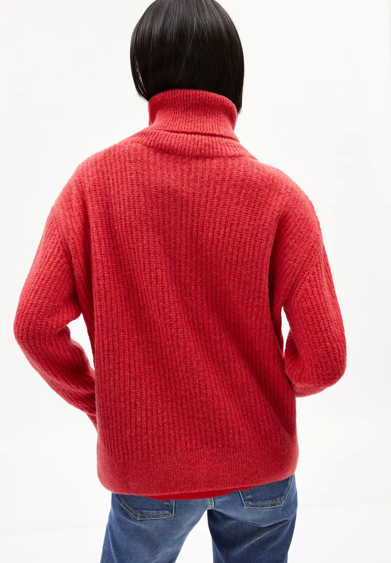 ILSIAA | dark poppy