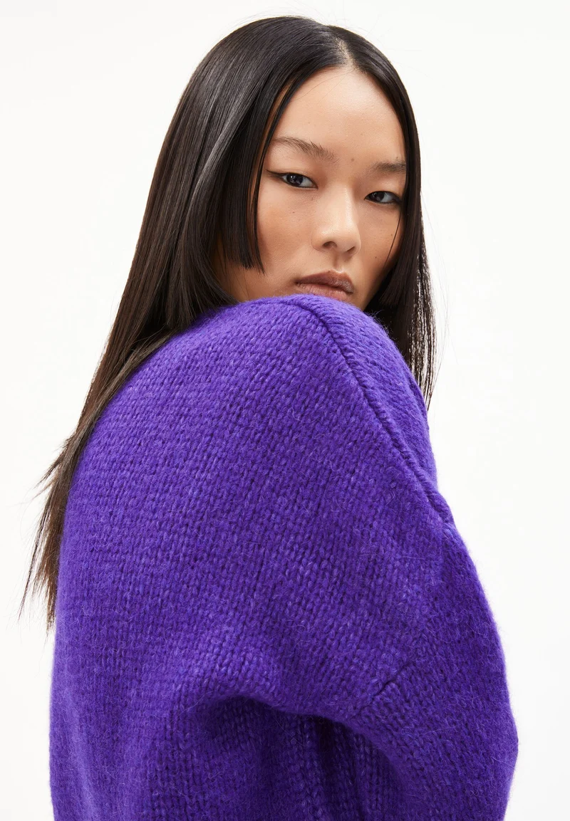 INARAA PUIJPU | indigo lilac
