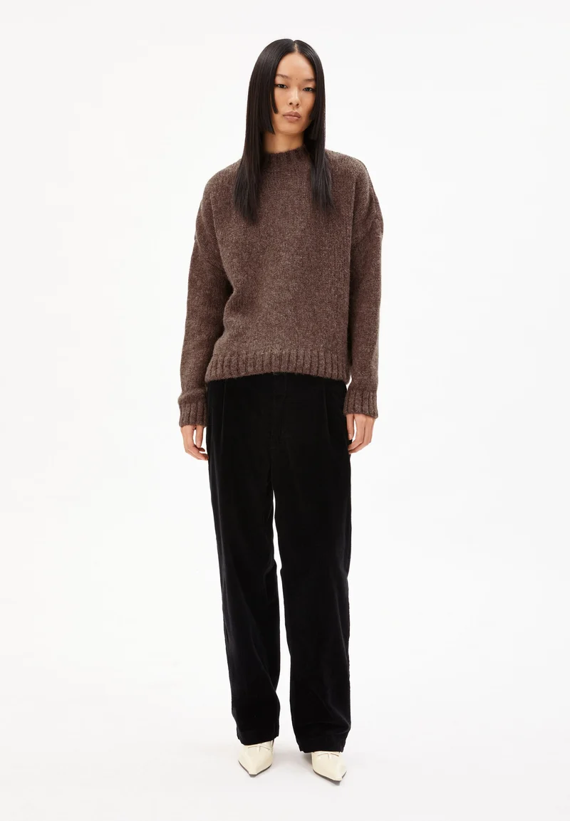 INARAA PUIJPU | deep brown