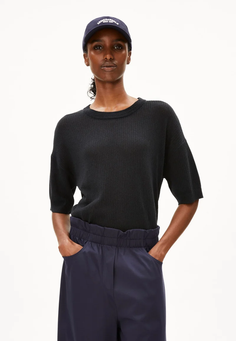 LIZAA LINO | black